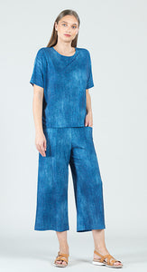 Clara Loose Soft Knit Top W/V Back Cut Out